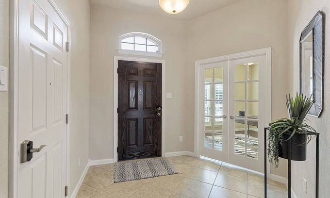 Keller House | TCH - Spacious 4bd/3ba home in Fort Worth w/Office