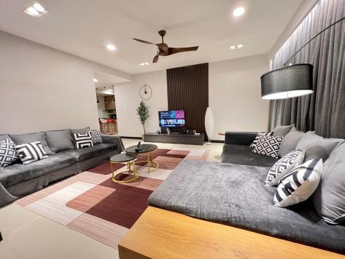 Kuantan House | TcVila2 5BR 17PAX NearTC DinosaurLand, PoolTable