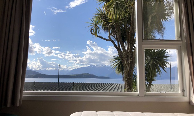 Manapouri Hotel | Te Anau Manapouri Lake Hotel