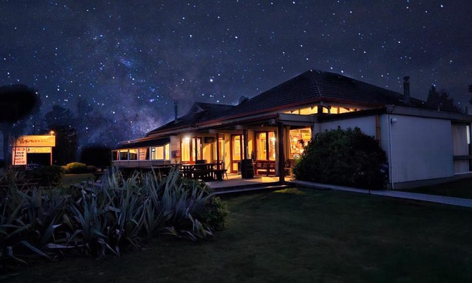 Manapouri Hotel | Te Anau Manapouri Lake Hotel