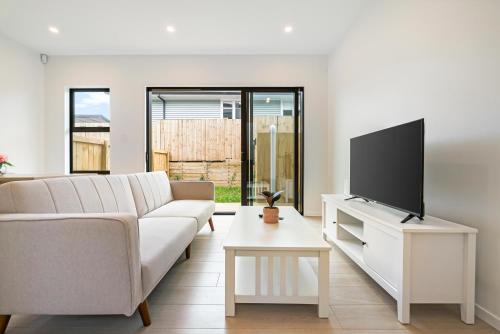 Te Atatu Peninsula Villa | Te Atatu Cozy Brand New House 4