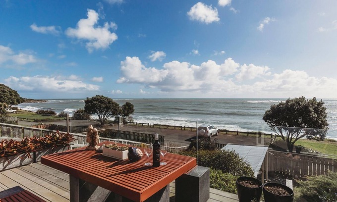Bell Block Apartment | TE MOANA WATERFRONT - Located right on the bell block waterfront