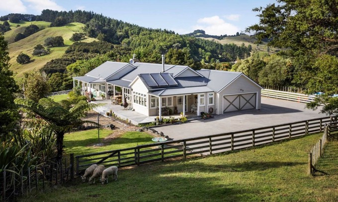 Puhoi House | Te Whare Farm nCountry escape yet so close to Auckland