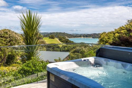 Omiha House | Te Whau Retreat - Guest House - Be My Guest Waiheke