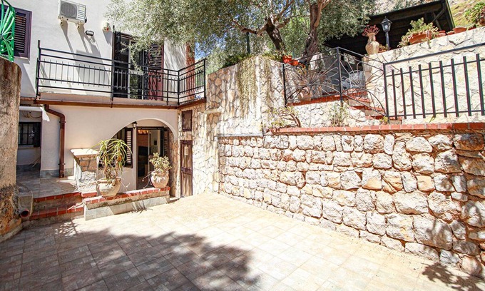 Partanna Villa | Teatro Apartments Mondello whole independent accommodation free parking