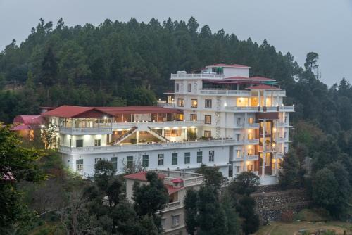 Chamba Hotel | Tehri Club Resort By DLS Hotels
