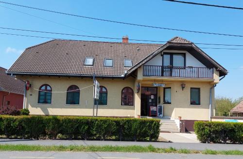 Kormend Bed & Breakfast | Teke Panzió