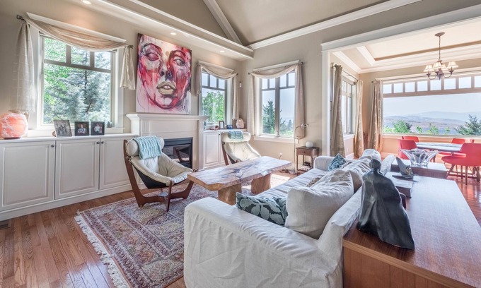 Vernon Bed & Breakfast | Telemark Ridge Lodge & Wellness Retreat