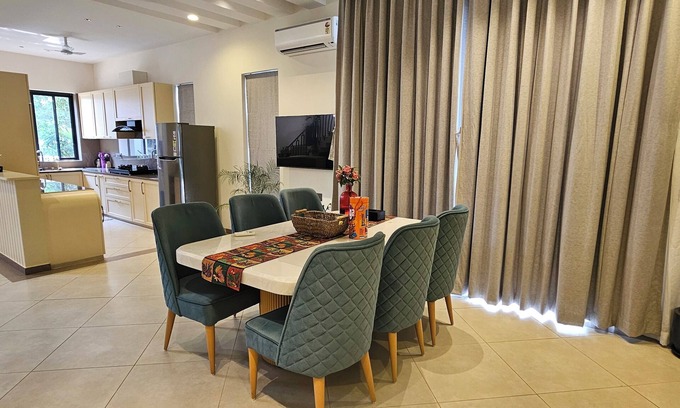 Anjuna Villa | Telferk 4BHK Luxurious Villa I Private Pool & Garden I Wifi I Anjuna Goa