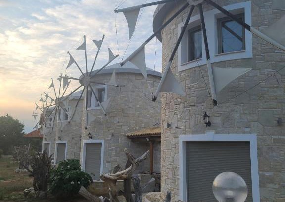 Aigialeia House | Temeni windmills