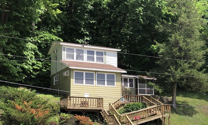 Bagley Cabin | Tëmike Terrace: Welcome! (Quaint cabin located on the Mighty Mississippi)