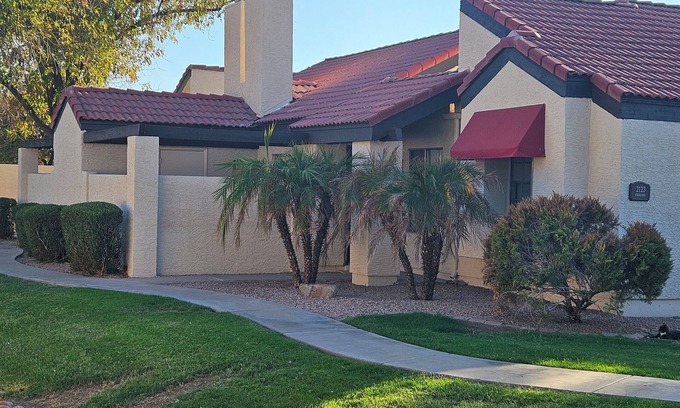 Tempe Condo | Tempe Condo Near Old Town Scottsdale, ASU, Chandler, Mesa, Cubs Spring Training!