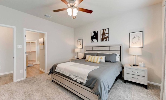 Temple House | Temple 3BR Home 4 Beds, Great