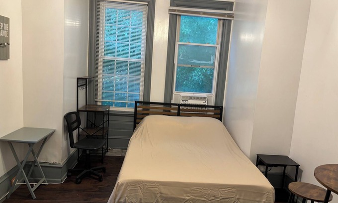 North Philadelphia Apartment | Temple Hosp 2ndFl Rear Catio