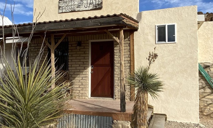 Study Butte-Terlingua Cabin | Ten Bits Ranch - Room #13 Jail