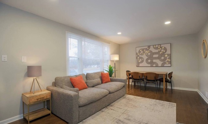 Overland Park Apartment | Ten blocks from Old Downtown Overland Park, KS