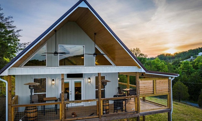 Sevierville Cabin | Tennessee Whiskey Cabin- Lake and Mtn Views, Covered Deck, Game Room, Pool Table, BBQ, Pets