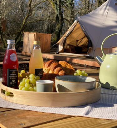 Le Vigeant Other | Tente luxe vue Etang avec jacuzzi 4