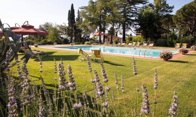 Palaia Villa | Tenuta Bartolucci - Ten Bedroom Villa, Sleeps 20