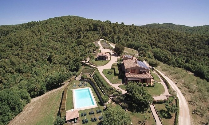Gualdo Cattaneo Apartment | Tenuta di Forte Sorgnano | Farmhouse with private pool