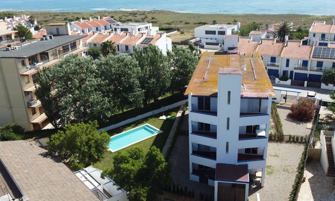 Mas Pinell Apartment | TER 11D Affordable apartment with pool near the beach