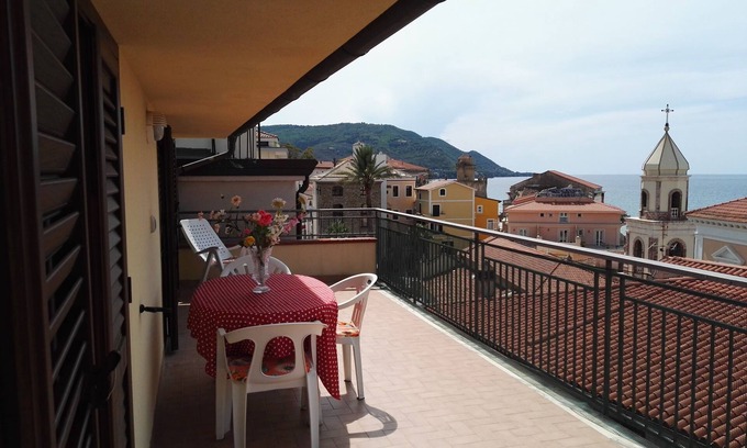 Santa Maria di Castellabate Apartment | Terrace with seaview in Castellabate Cilento
