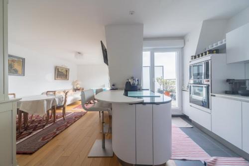 Maisons-Alfort Apartment | Terrace - Private Parking - Subway 2 min