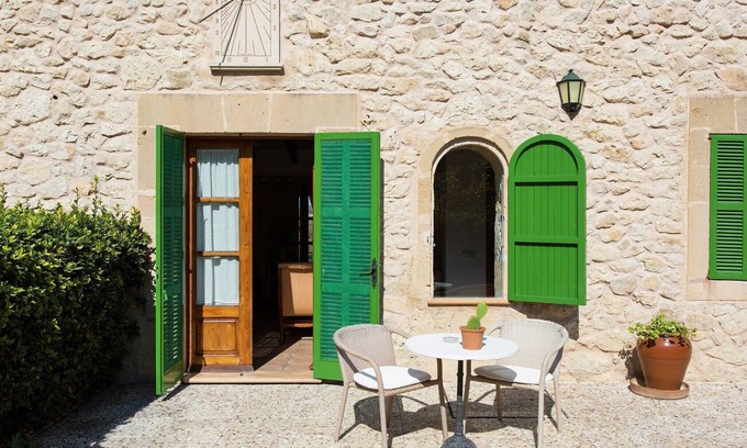 Lloret de Vistalegre Cottage | Terraced House in Mallorca with Pool