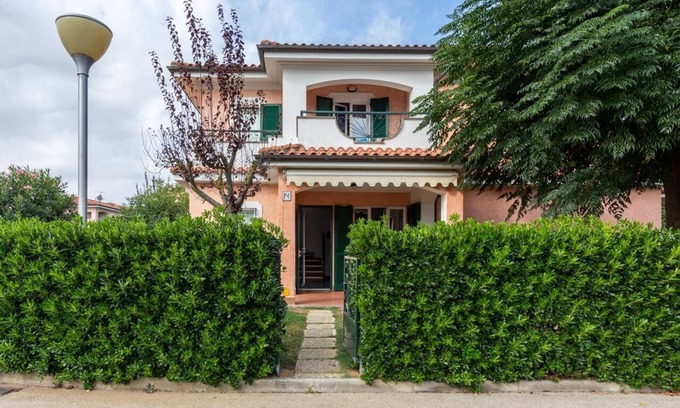 Porto Recanati Apartment | Terraced house with garden 200mt from the sea