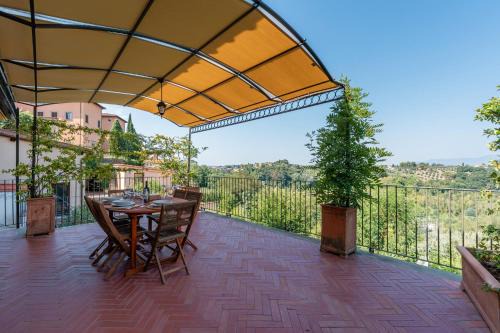 San Miniato Apartment | Terrazza su San Miniato con garage