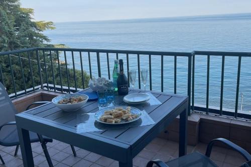 Varazze Apartment | -Terrazza Sul Mare- & Parcheggio Privato
