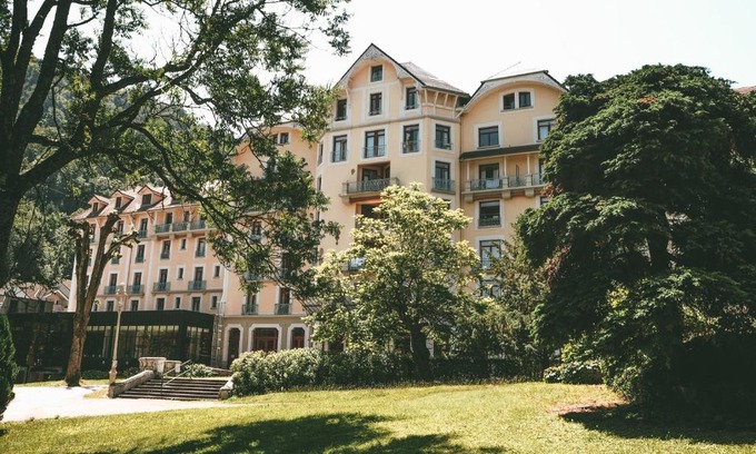 Allevard Apartment | Terres de France - Appart'Hotel le Splendid