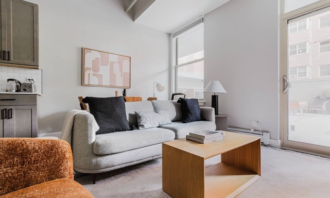 Edgewater Beach Apartment | Terrific Edgewater 1BR w/Fitness Center, Lounge & W/D, by Bluedground