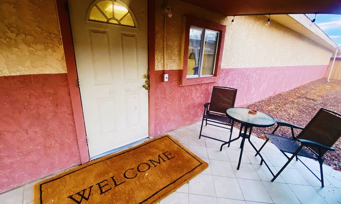 Thatcher House | Terrific Townhome Thatcher!!!!! 8th St Fitness Club