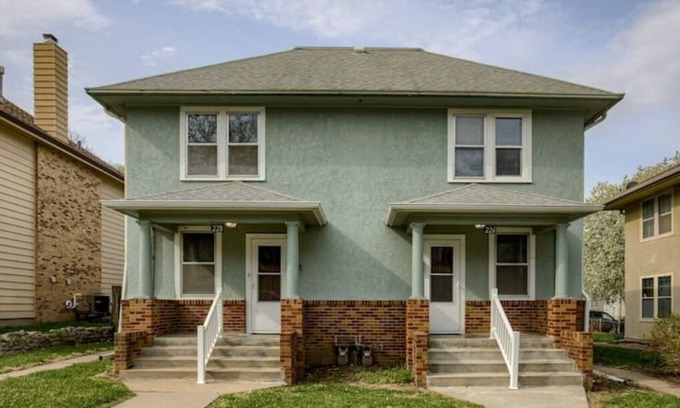 Council Bluffs House | Terrific Two Story Townhome!