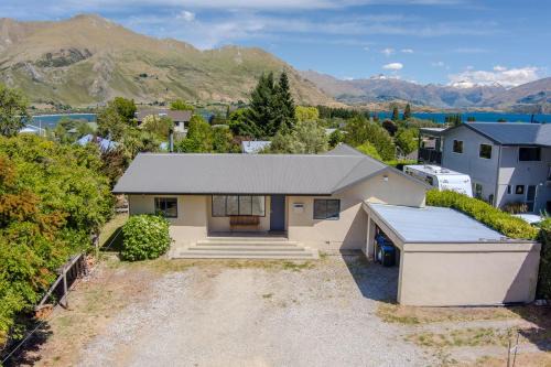 Wanaka House | Terrific views on Totara