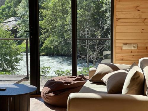 Bagvdanari Ski Chalet | Tetnuldi River Chalet