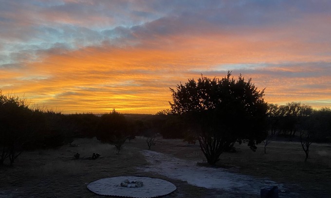 Lampasas House | Texas Country Getaway