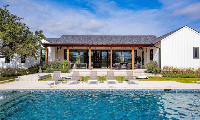 Austin House | Texas Hill Country - Luxury 5-Acre Getaway, Pool, Gourmet Kitchen, Venues Nearby