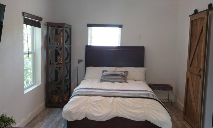 McKinney Apartment | Texas Loft is an upstairs studio efficiency apartment