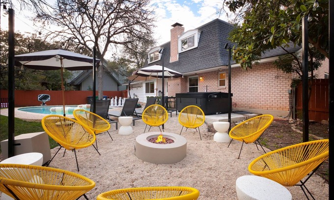 North San Antonio - SAT House | Texas Oasis - Pool, Games, Hot Tub & Family Fun!