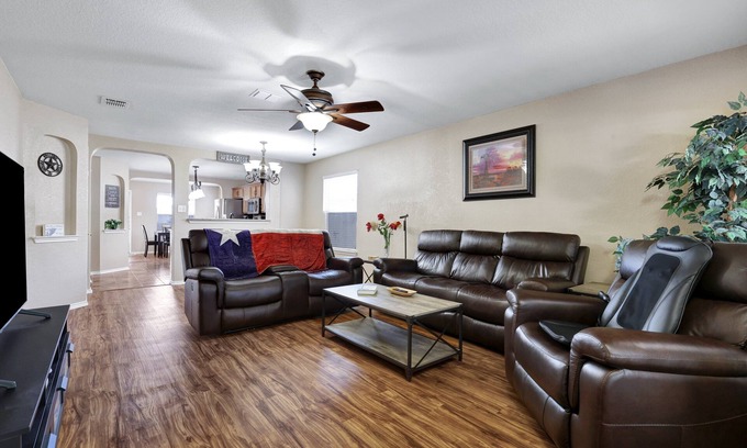 Converse House | Texas Star - A Birdy Vacation Rental