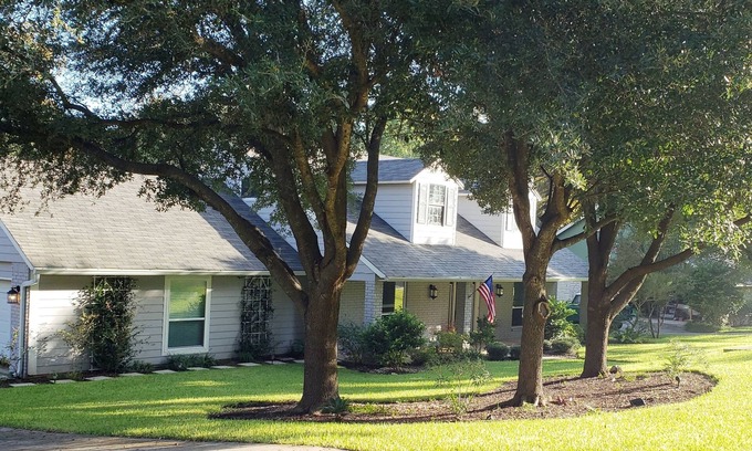 Belton House | Texas style home 1/2 mile from Belton Lake for 8 Guests