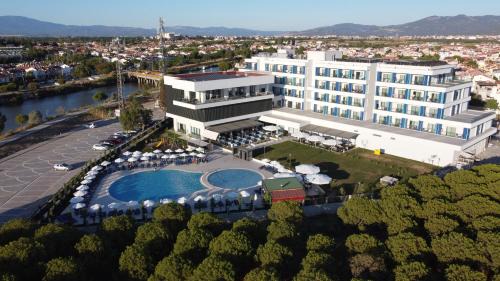 Burhaniye Hotel | TEZMADRA HOTEL