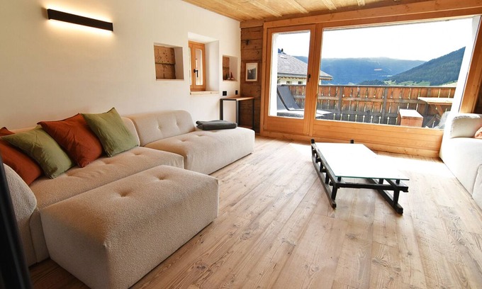 Riom-Parsonz House | Tga Franzestg meeting of history and comfort in the alpine village of Riom