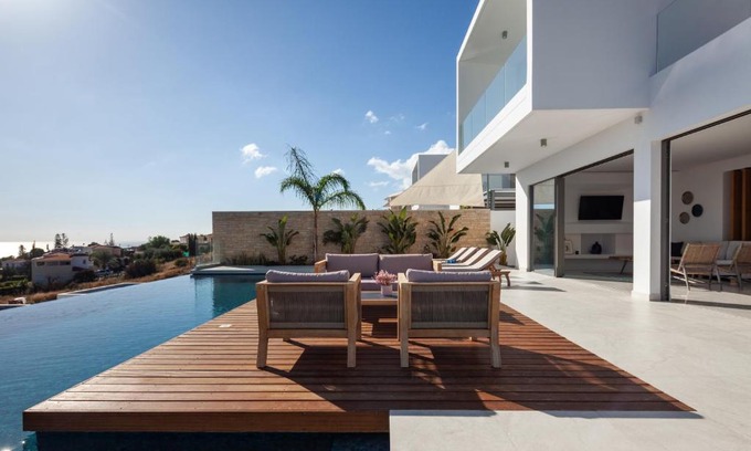 Peyia Town Villa | Thalassa