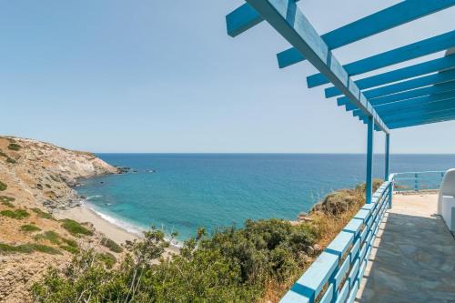 Milos Apartment | Thalassopetra in Agia Kyriaki