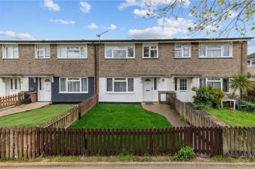 Five Oak Green House | Thames Lodge