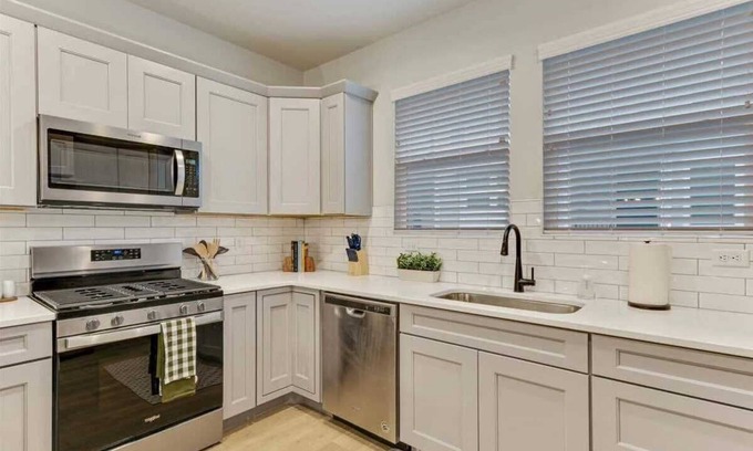 Lehi House | Thanksgiving Point, Garage & FrontRunner Station!