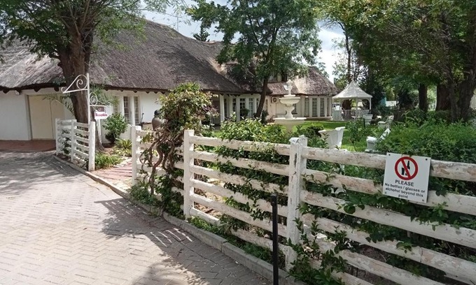Mahikeng House | Thatch Haven Guesthouse